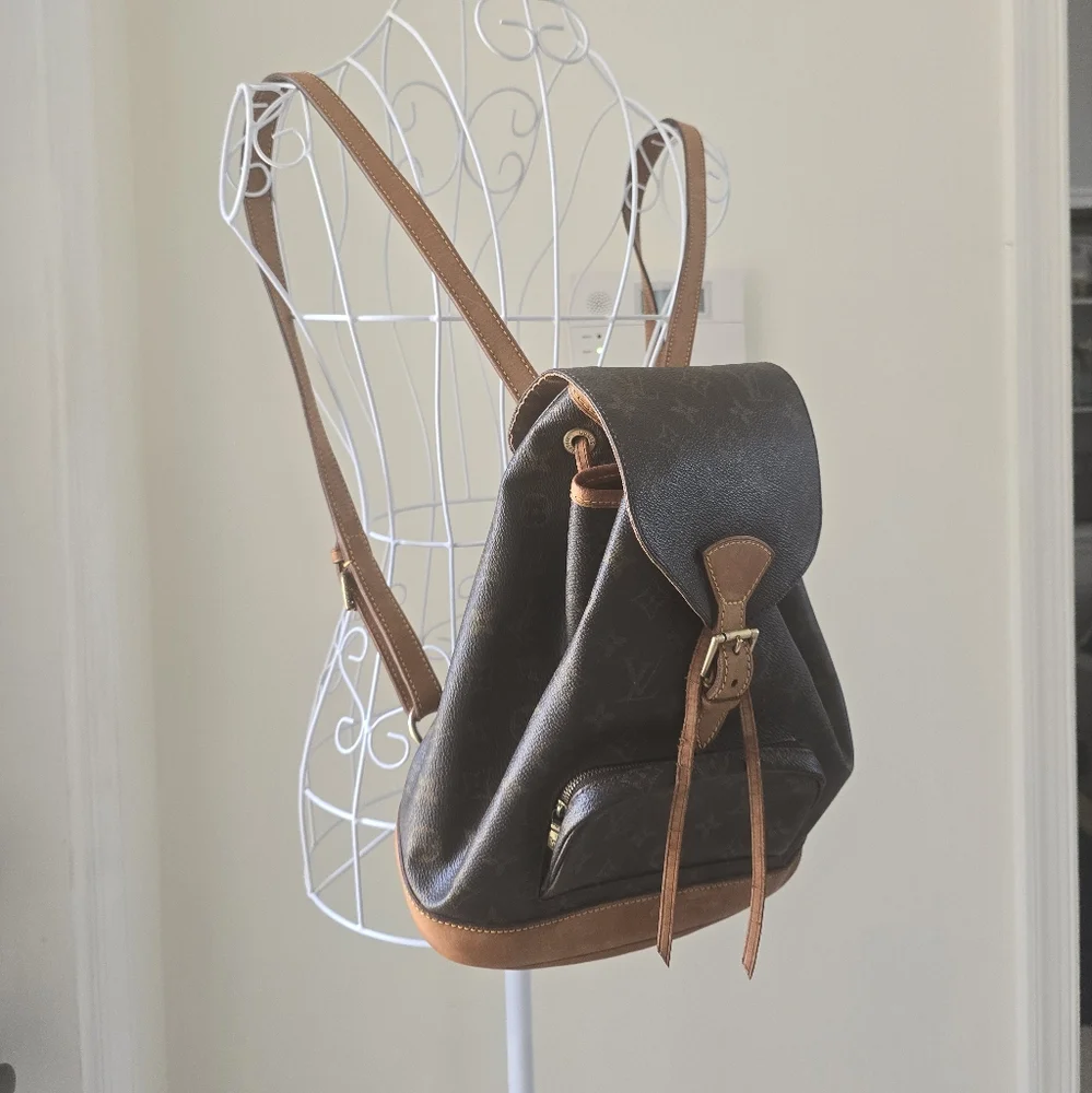 LOUIS VUITTON Montsouris MM Backpack Monogram Canvas - Picture 3 of 17